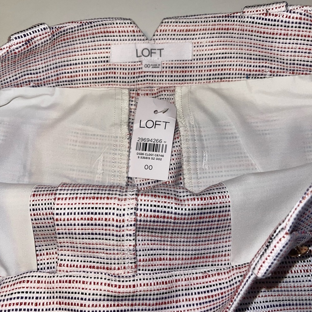 LOFT Shorts 🩳 - Picture 3 of 8